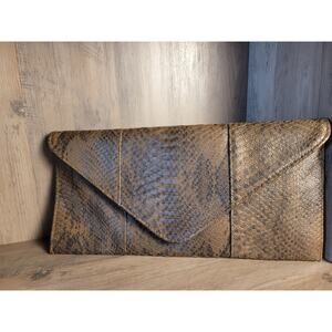 URBAN EXPRESSIONS gold metallic snakeskin design clutch purse bag